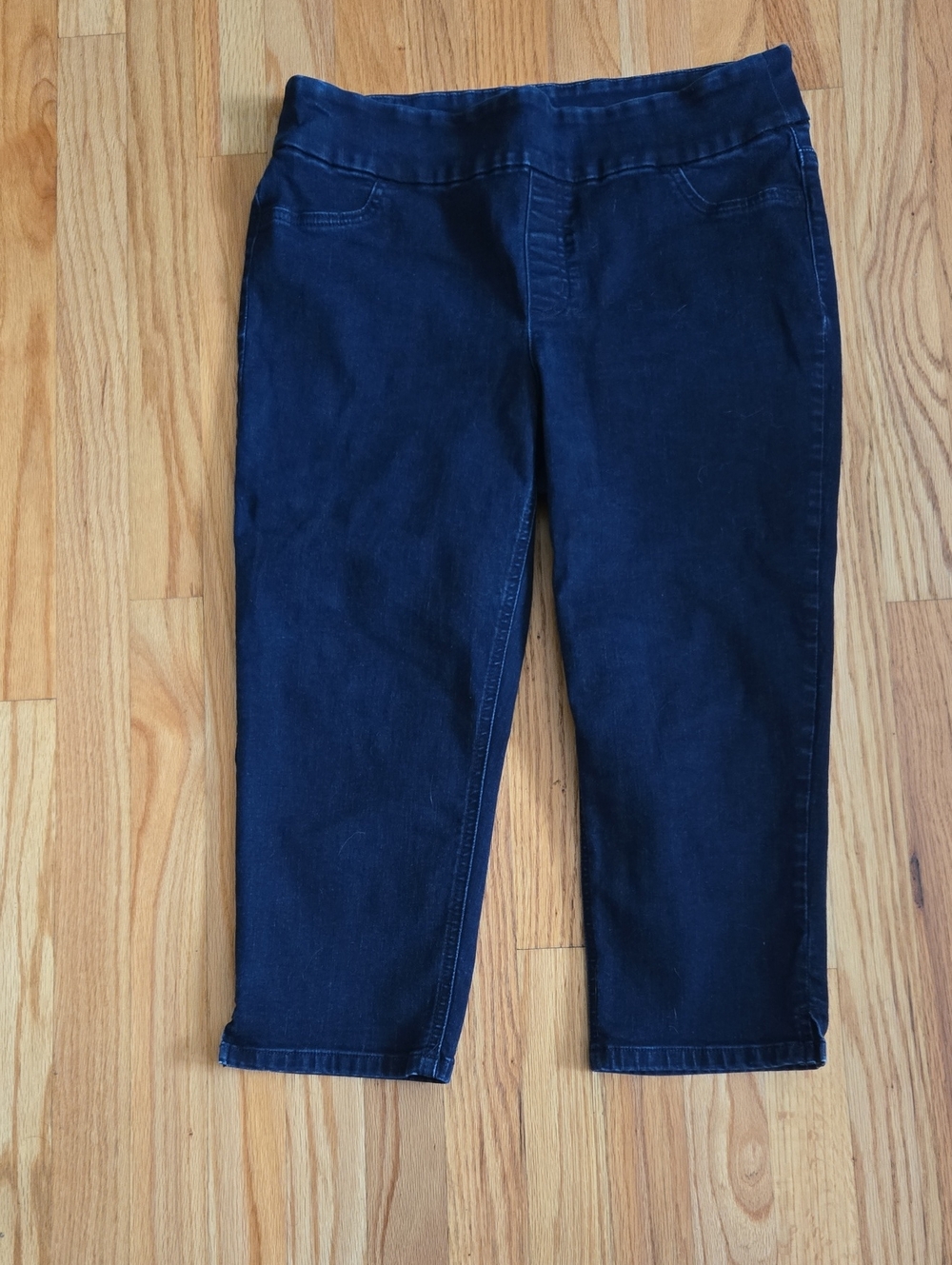Chico's Perfect Stretch 1.5 Dark Denim Capris